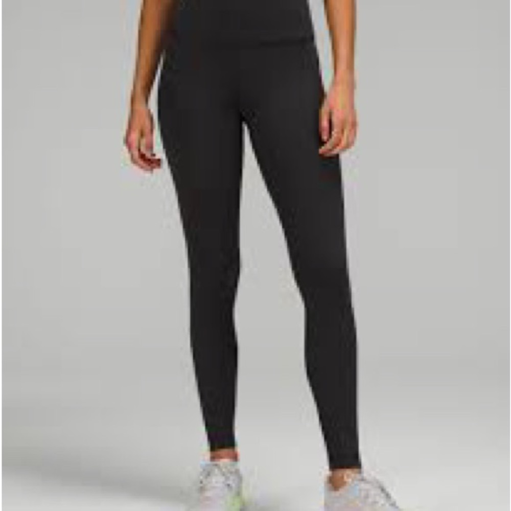 LIKE NEW all black full length high rise lululemon leggings